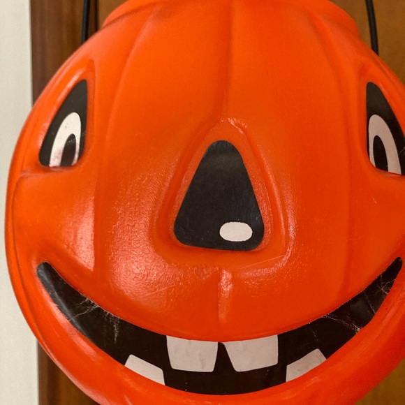 Vintage blow mold pumpkin bucket - Picture 3 of 9